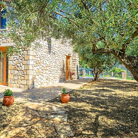 Tireda Tria Villa *
