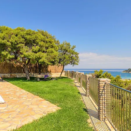 Villa Tireda Tria
