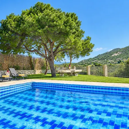 Villa Tireda Tria