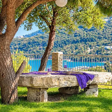 Tireda Tria Villa *